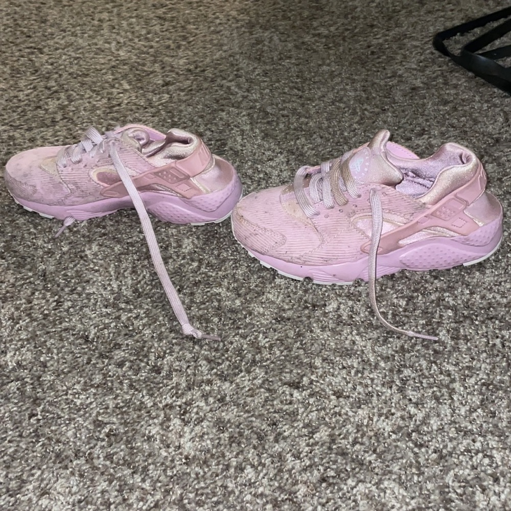 Pink Nike 5Y Used Sneakers - Picture 5 of 11